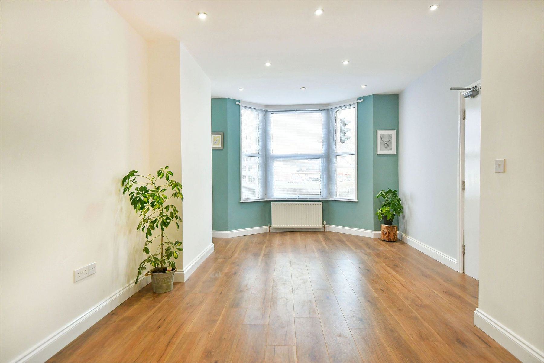 Studio B finished: open plan living space